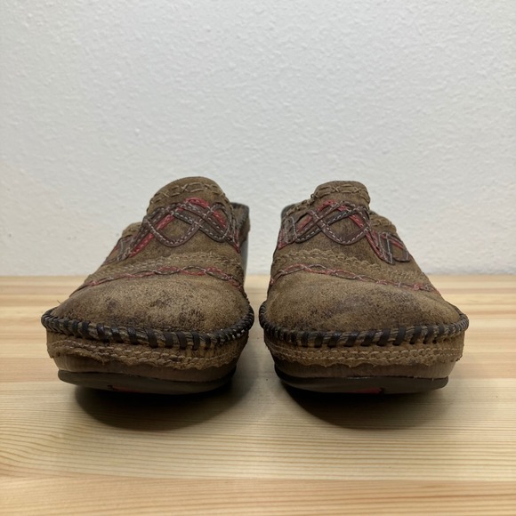 Clarks Artisan Mules Clogs Shoes Y2K Women 7M Brown Leather Embroidered Comfort - Picture 5 of 9